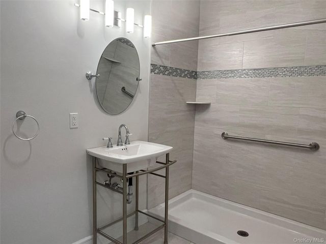 11 Farries Avenue 209, Florida, NY 10921