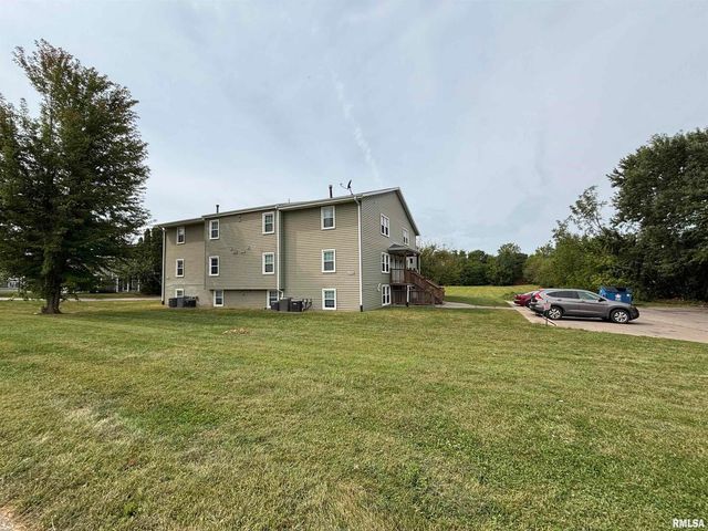 2218 Emerald Drive, Davenport, IA 52804