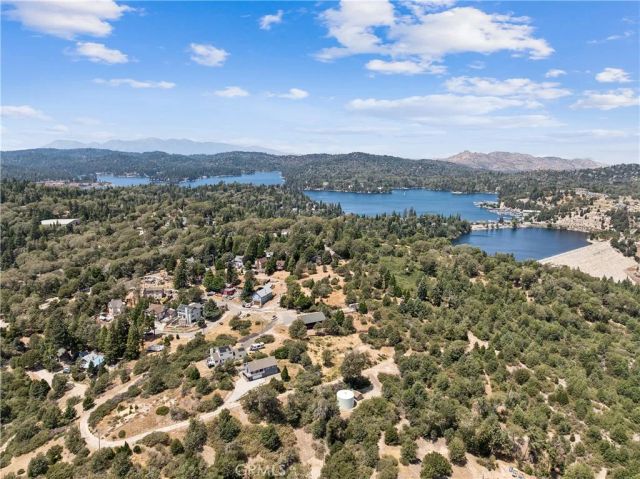 285 Lilac Way, Cedar Glen, CA 92321