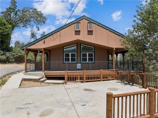 285 Lilac Way, Cedar Glen, CA 92321