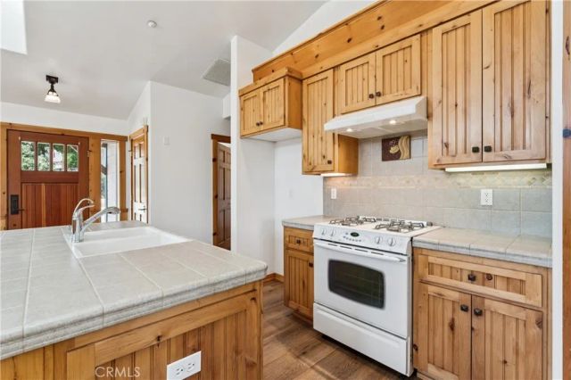285 Lilac Way, Cedar Glen, CA 92321