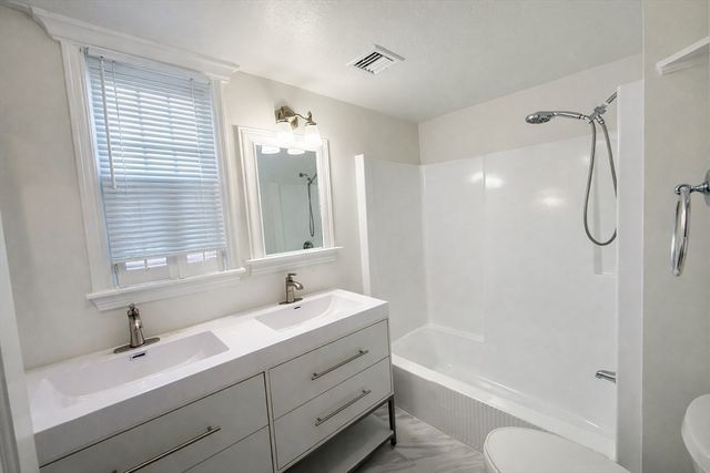 78 Dalby St 3, Newton, MA 02458