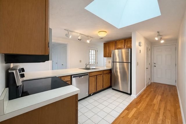 78 Dalby St 3, Newton, MA 02458