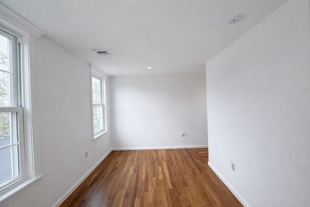 78 Dalby St 3, Newton, MA 02458