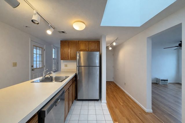 78 Dalby St 3, Newton, MA 02458