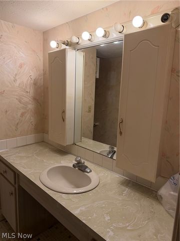 4179 Columbia Road, North Olmsted, OH 44070