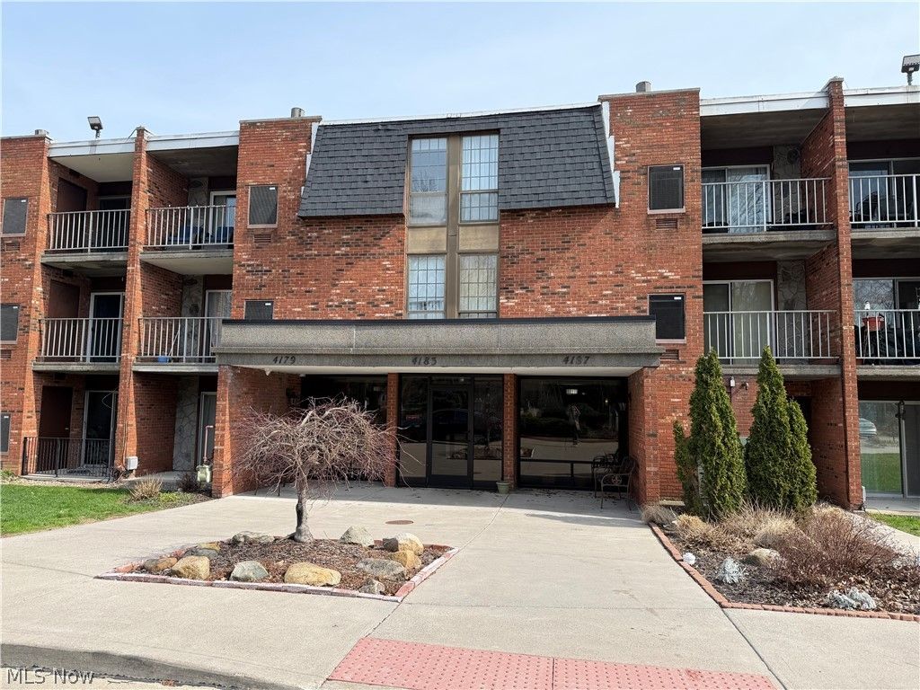 4179 Columbia Road, North Olmsted, OH 44070