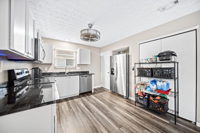 1392 Hepatica Street, Blacklick, OH 43004