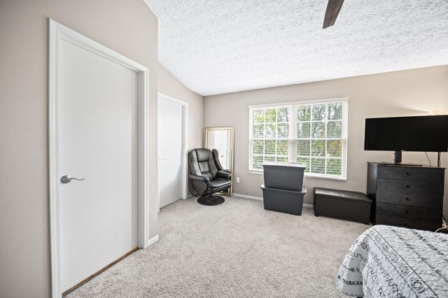 1392 Hepatica Street, Blacklick, OH 43004