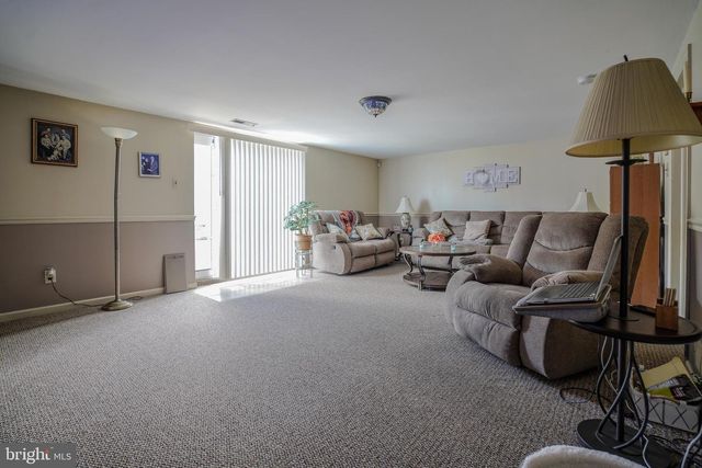 1231 HEMLOCK DR, Philadelphia, PA 19116