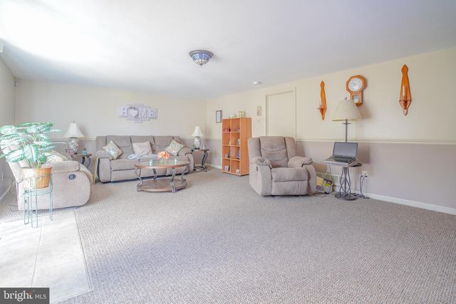 1231 HEMLOCK DR, Philadelphia, PA 19116