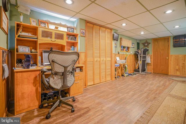1231 HEMLOCK DR, Philadelphia, PA 19116