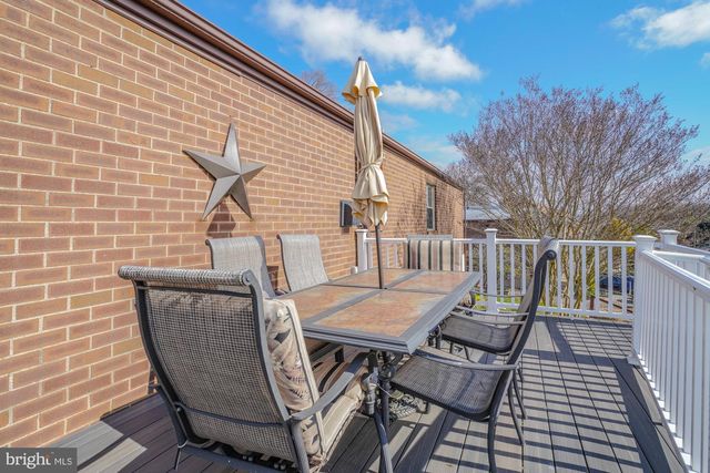 1231 HEMLOCK DR, Philadelphia, PA 19116