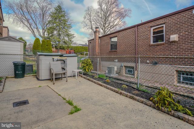 1231 HEMLOCK DR, Philadelphia, PA 19116