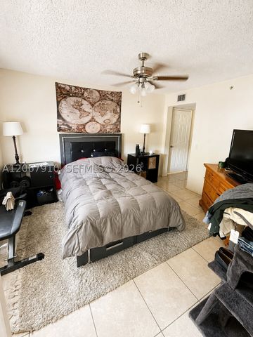 2457 Centergate Dr 203, Miramar, FL 33025