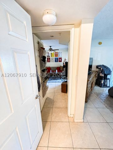 2457 Centergate Dr 203, Miramar, FL 33025