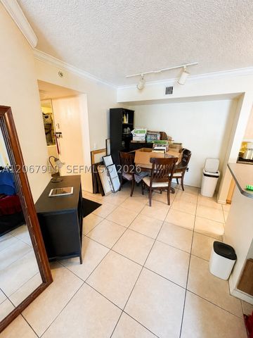 2457 Centergate Dr 203, Miramar, FL 33025