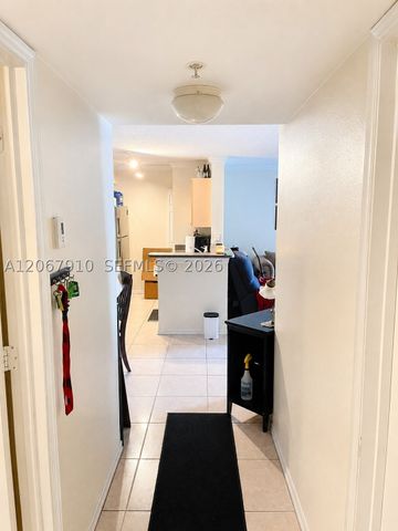 2457 Centergate Dr 203, Miramar, FL 33025