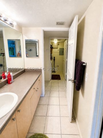 2457 Centergate Dr 203, Miramar, FL 33025