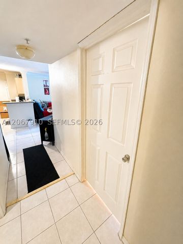 2457 Centergate Dr 203, Miramar, FL 33025