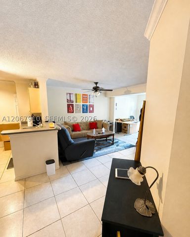 2457 Centergate Dr 203, Miramar, FL 33025