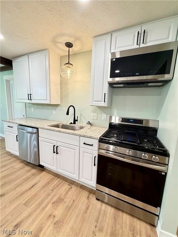 60 Canterbury Drive, Parkersburg, WV 26104