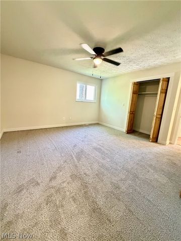 60 Canterbury Drive, Parkersburg, WV 26104