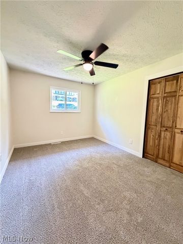 60 Canterbury Drive, Parkersburg, WV 26104