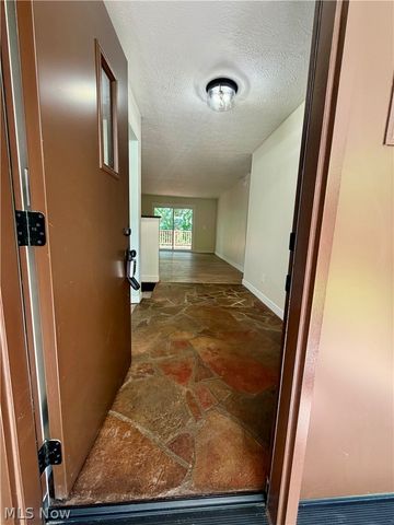 60 Canterbury Drive, Parkersburg, WV 26104