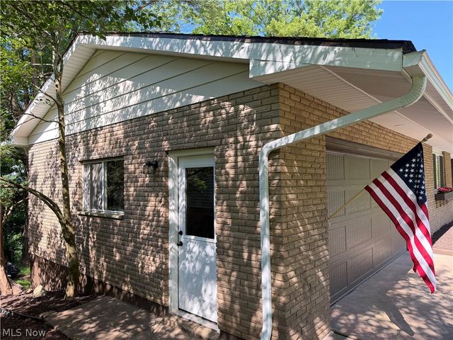 60 Canterbury Drive, Parkersburg, WV 26104