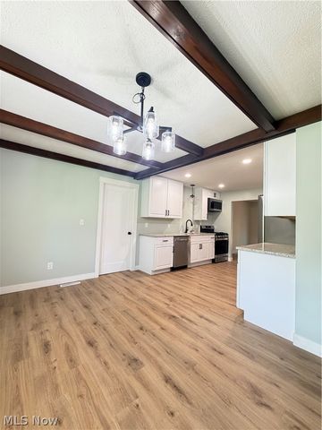 60 Canterbury Drive, Parkersburg, WV 26104