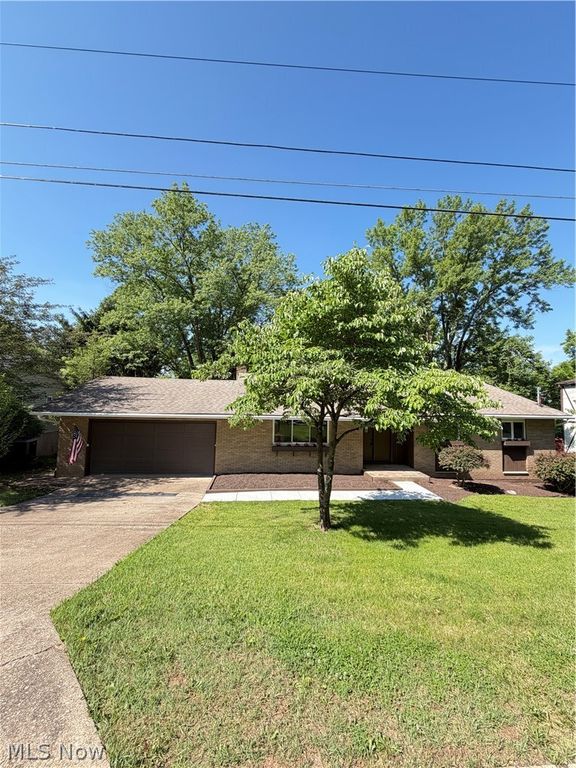 60 Canterbury Drive, Parkersburg, WV 26104