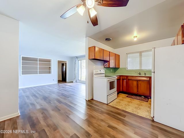 8146 LA MARNE Drive, Jacksonville, FL 32221