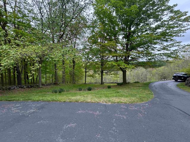 50 Moulton Ridge Road, Kensington, NH 03833