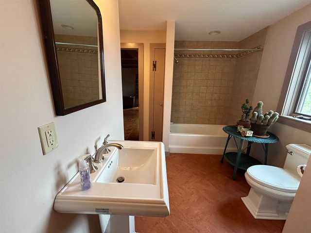 50 Moulton Ridge Road, Kensington, NH 03833