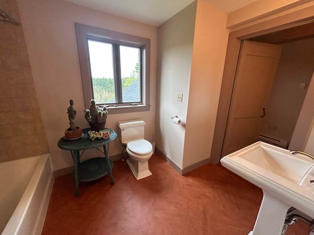 50 Moulton Ridge Road, Kensington, NH 03833