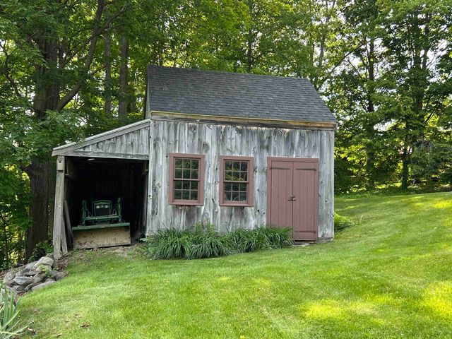 50 Moulton Ridge Road, Kensington, NH 03833