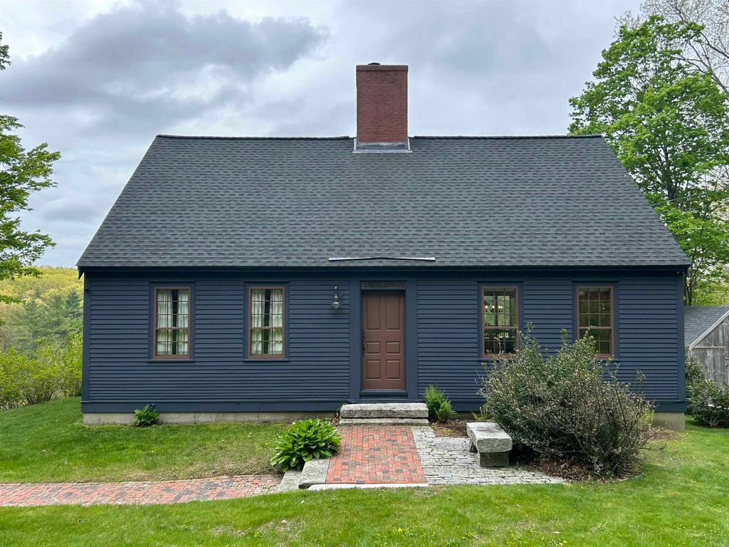50 Moulton Ridge Road, Kensington, NH 03833