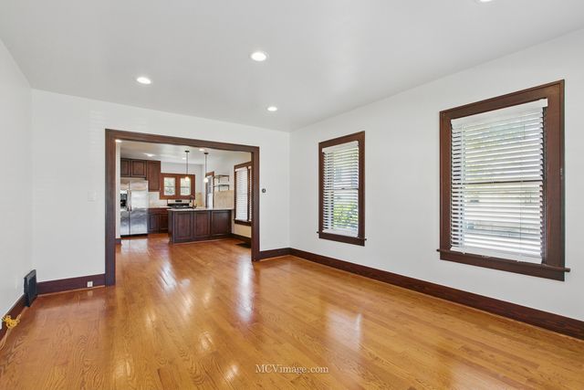 137 E Tyler Street, Oswego, IL 60543