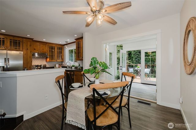 7685 NE Harbor View Drive, Poulsbo, WA 98370