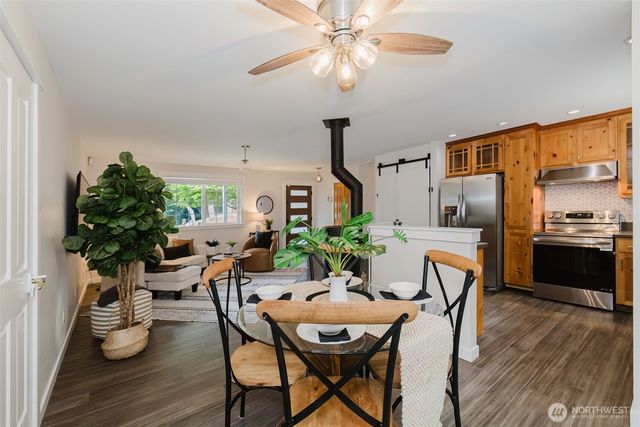 7685 NE Harbor View Drive, Poulsbo, WA 98370