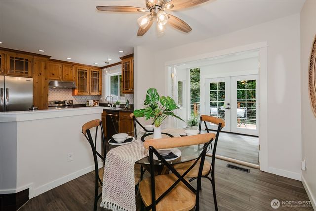 7685 NE Harbor View Drive, Poulsbo, WA 98370