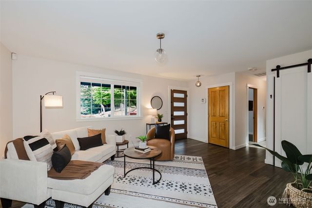 7685 NE Harbor View Drive, Poulsbo, WA 98370
