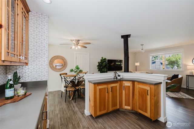 7685 NE Harbor View Drive, Poulsbo, WA 98370