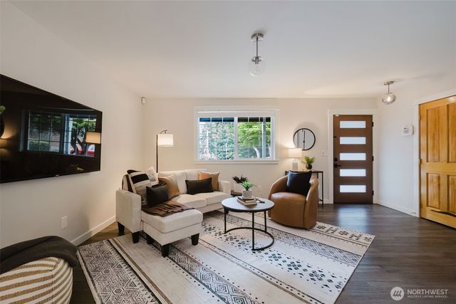 7685 NE Harbor View Drive, Poulsbo, WA 98370