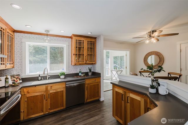 7685 NE Harbor View Drive, Poulsbo, WA 98370