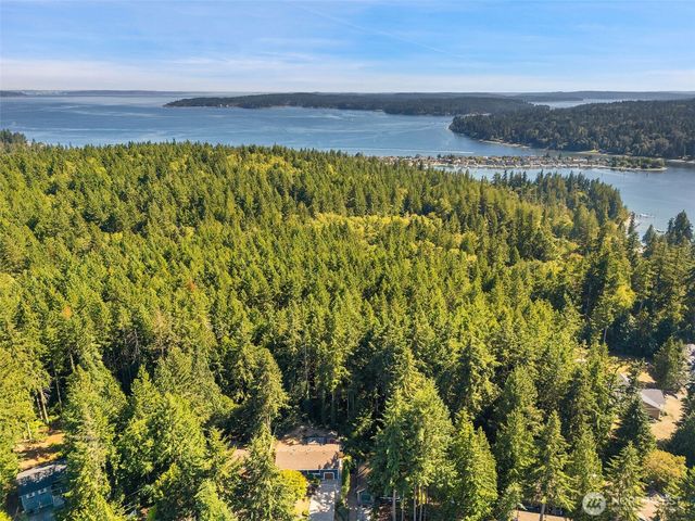 7685 NE Harbor View Drive, Poulsbo, WA 98370