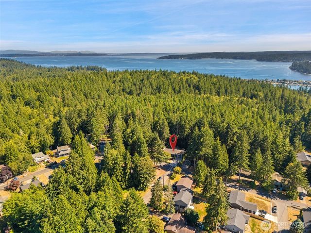 7685 NE Harbor View Drive, Poulsbo, WA 98370