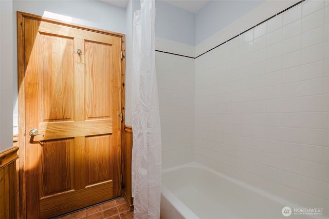 7685 NE Harbor View Drive, Poulsbo, WA 98370
