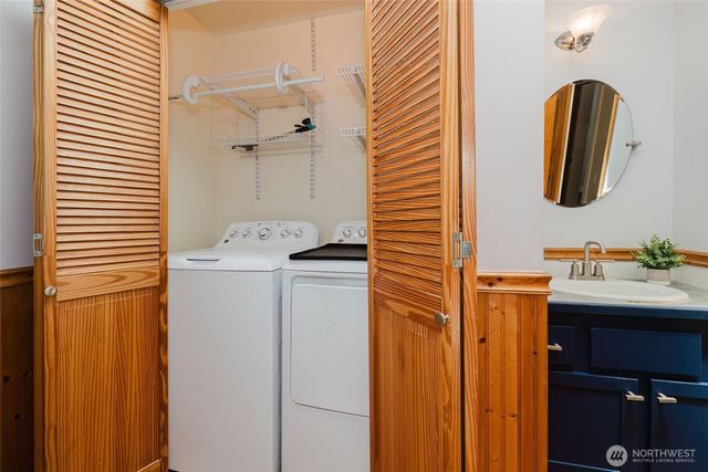 7685 NE Harbor View Drive, Poulsbo, WA 98370
